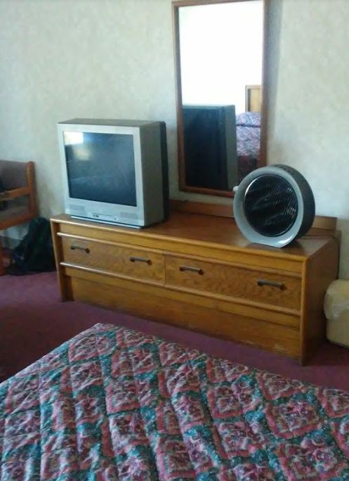 Alma Comfortable Inn and Shifters Restaurant - From Web Listing (newer photo)